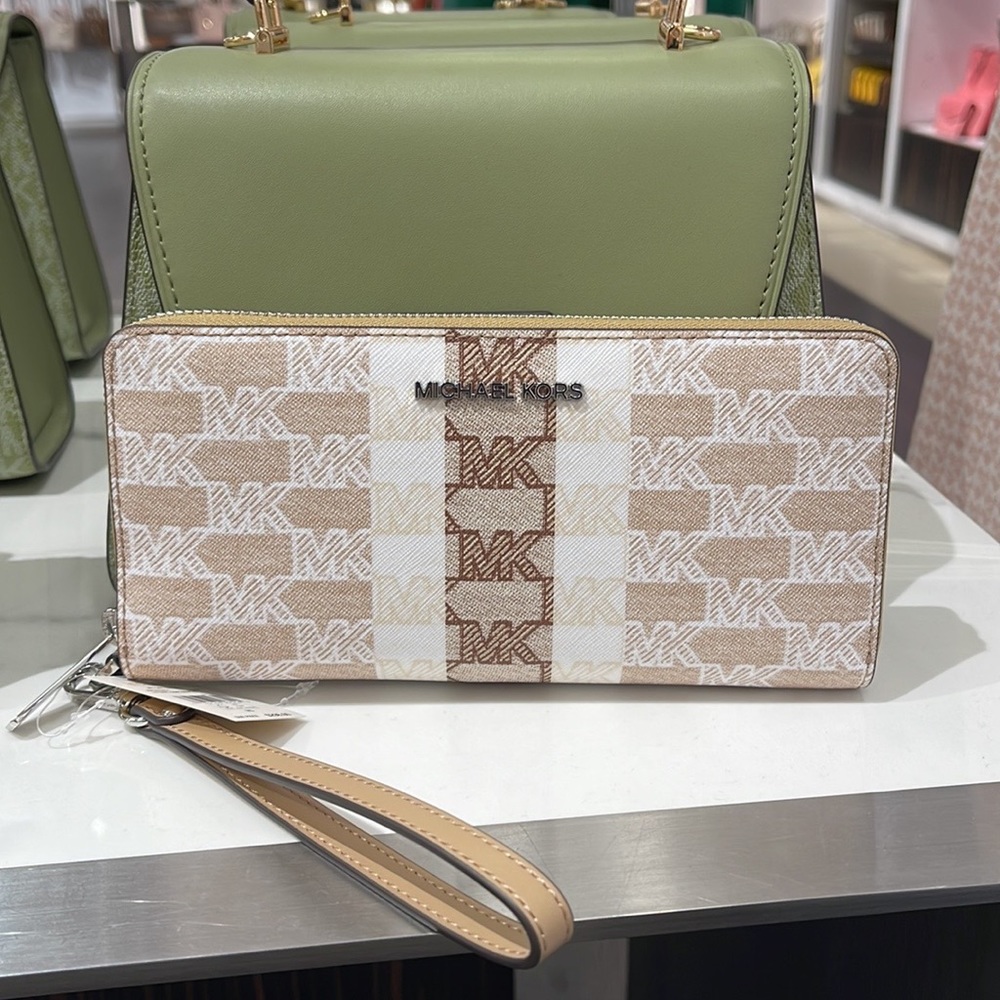 MICHAEL KORS Leather Continental Phone Holder Wristlet Wallet 
Camel 
NWT - Picture 4 of 16